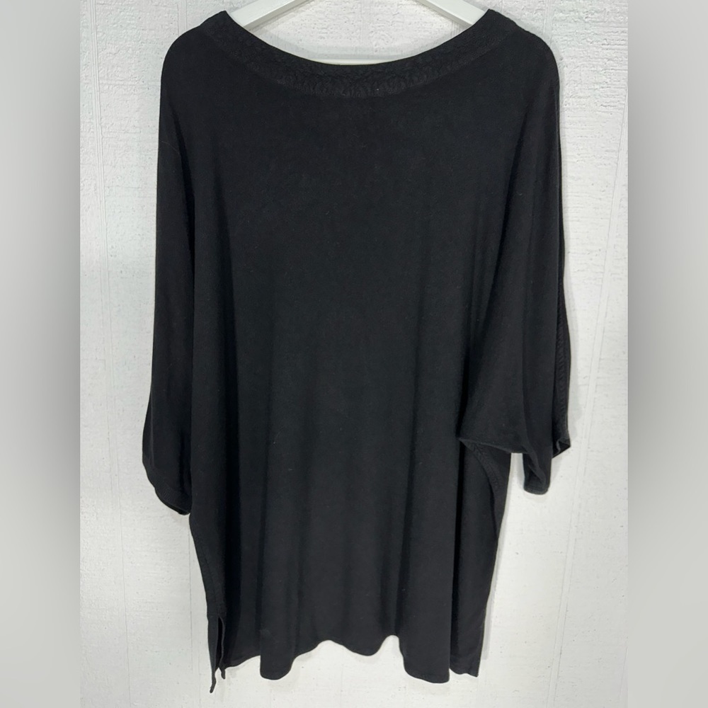 Leon & Lulu short sleeve black top size 2X